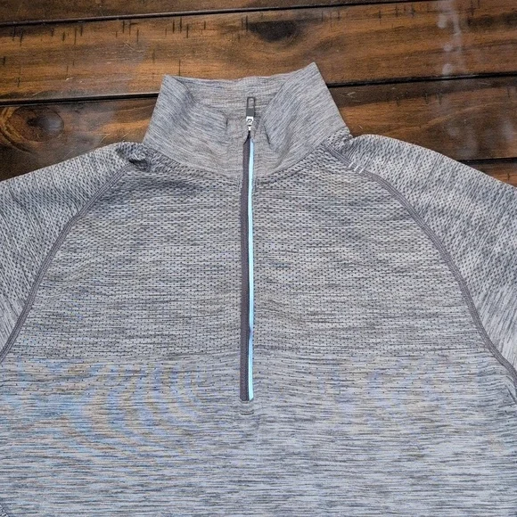 Lululemon Metal Vent Tech 1/2 Zip Pullover - Picture 4 of 10